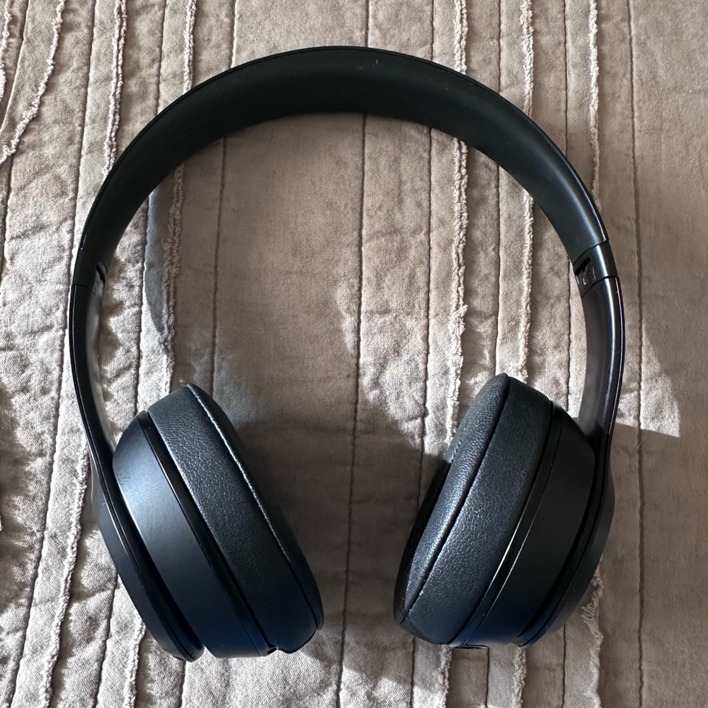BEATS BY DRE SOLO3 HEADPHONES